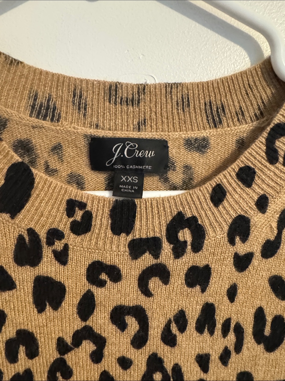 100% Cashmere J Crew Leopard Sweater - Picture 3 of 5